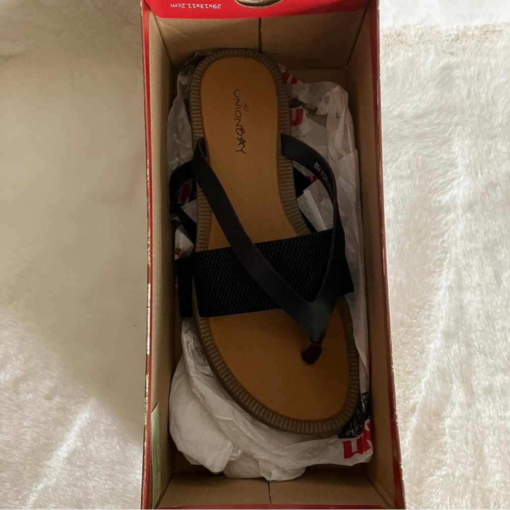 Unionbay Flip Flops - Picture 6 of 6